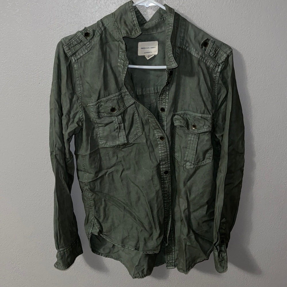 American eagle button up